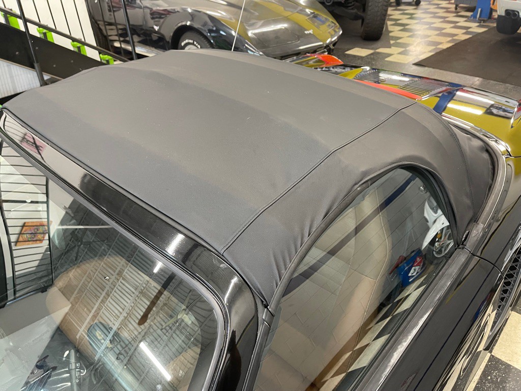 2002 Toyota MR2 Image 23