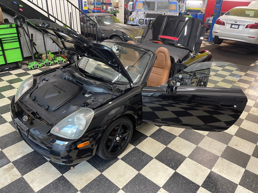 2002 Toyota MR2 Image 25
