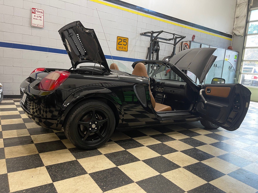 2002 Toyota MR2 Image 27