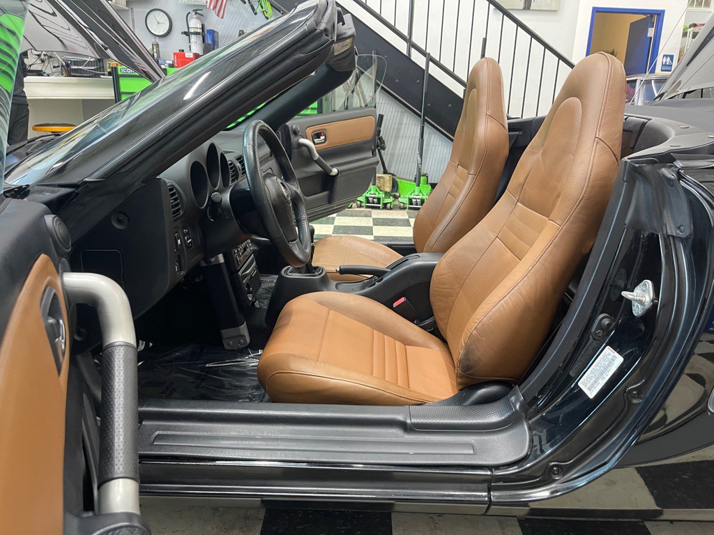 2002 Toyota MR2 Image 32
