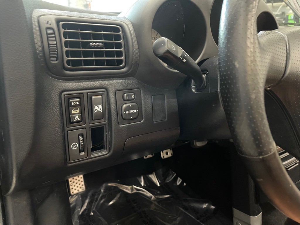 2002 Toyota MR2 Image 36