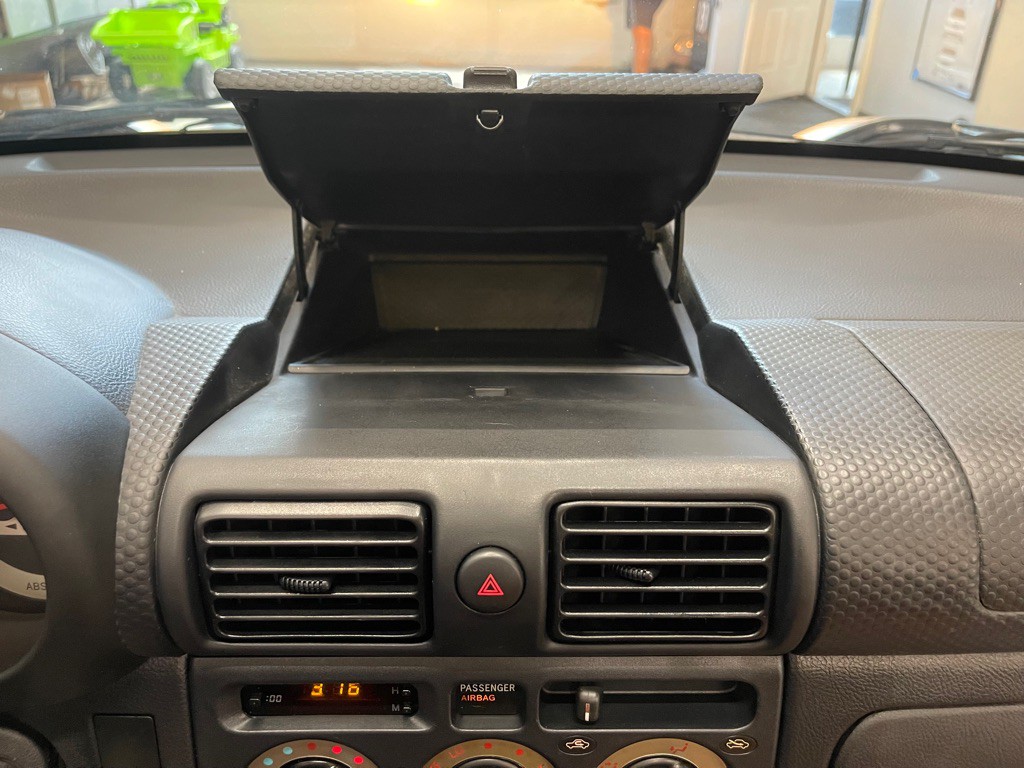 2002 Toyota MR2 Image 42
