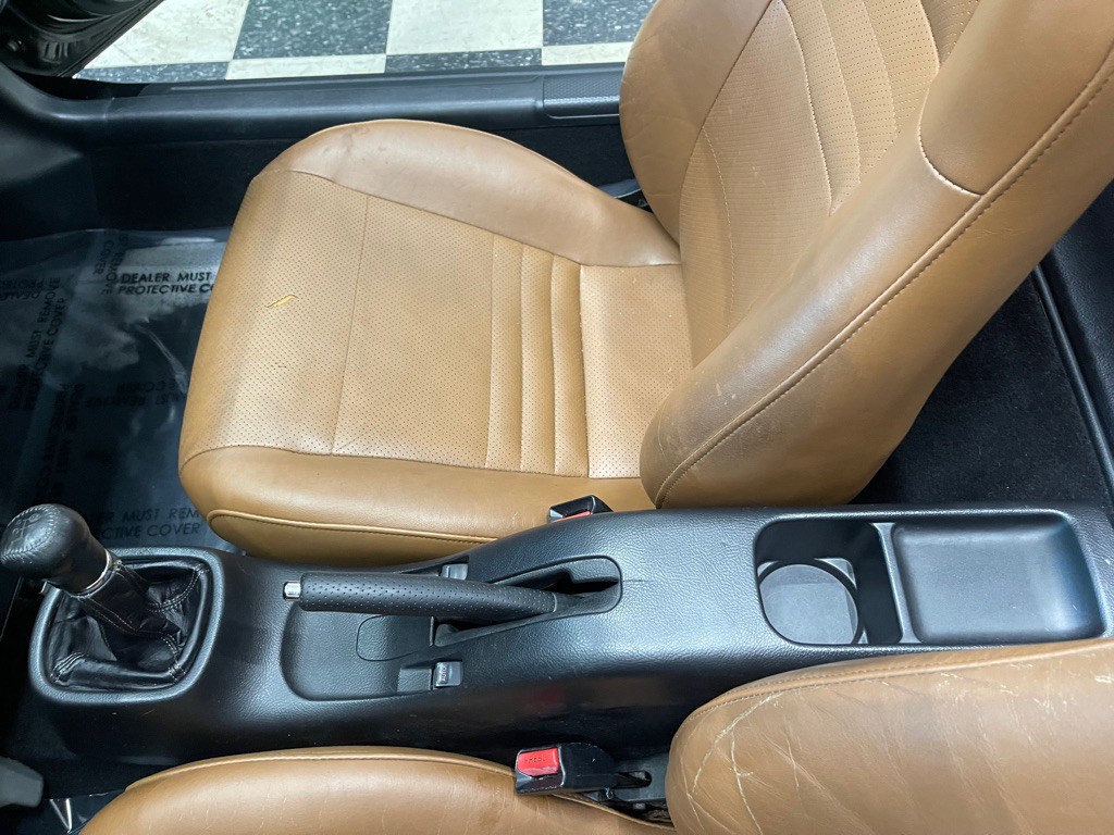 2002 Toyota MR2 Image 46