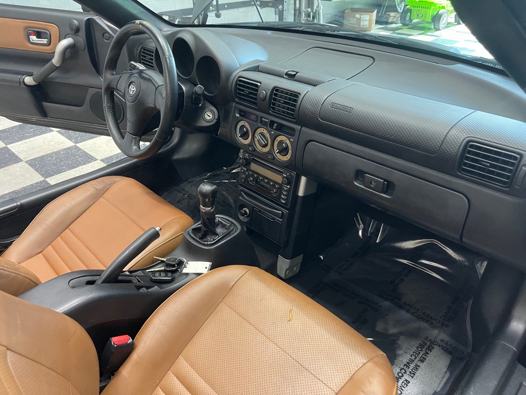 2002 Toyota MR2 Image 50