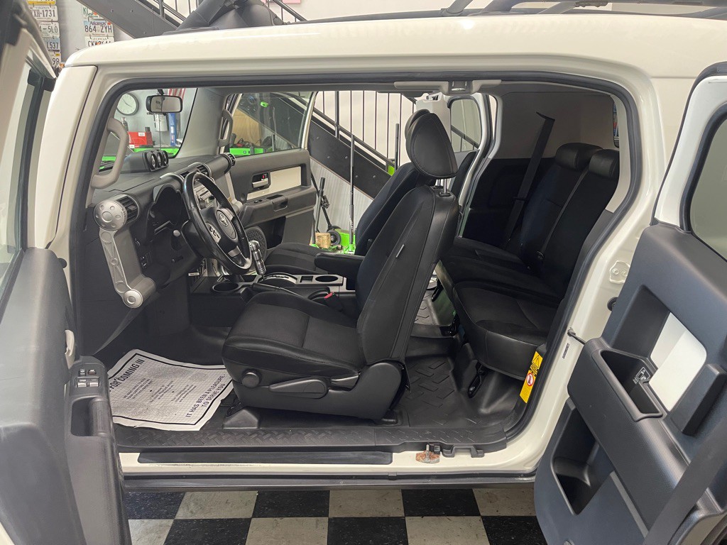 2008 Toyota FJ Cruiser Image 24