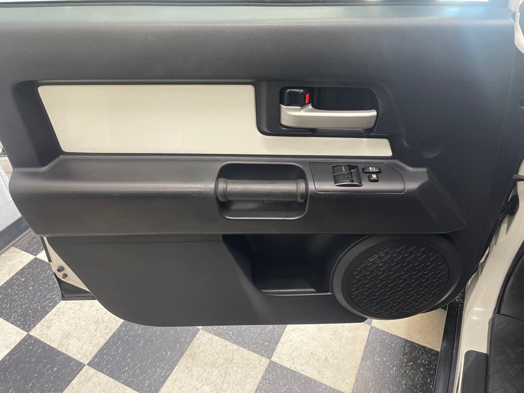 2008 Toyota FJ Cruiser Image 27