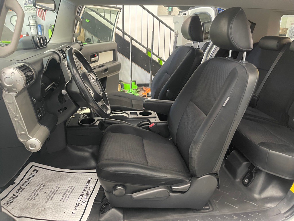 2008 Toyota FJ Cruiser Image 28