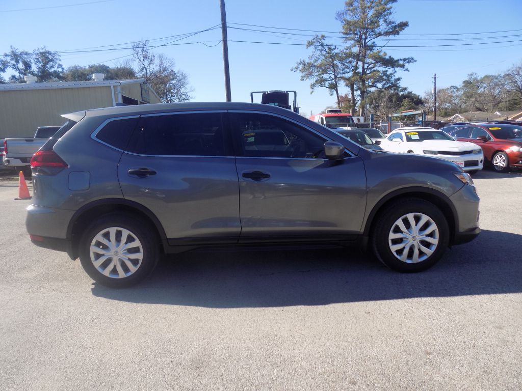 2020 Nissan Rogue Image 2