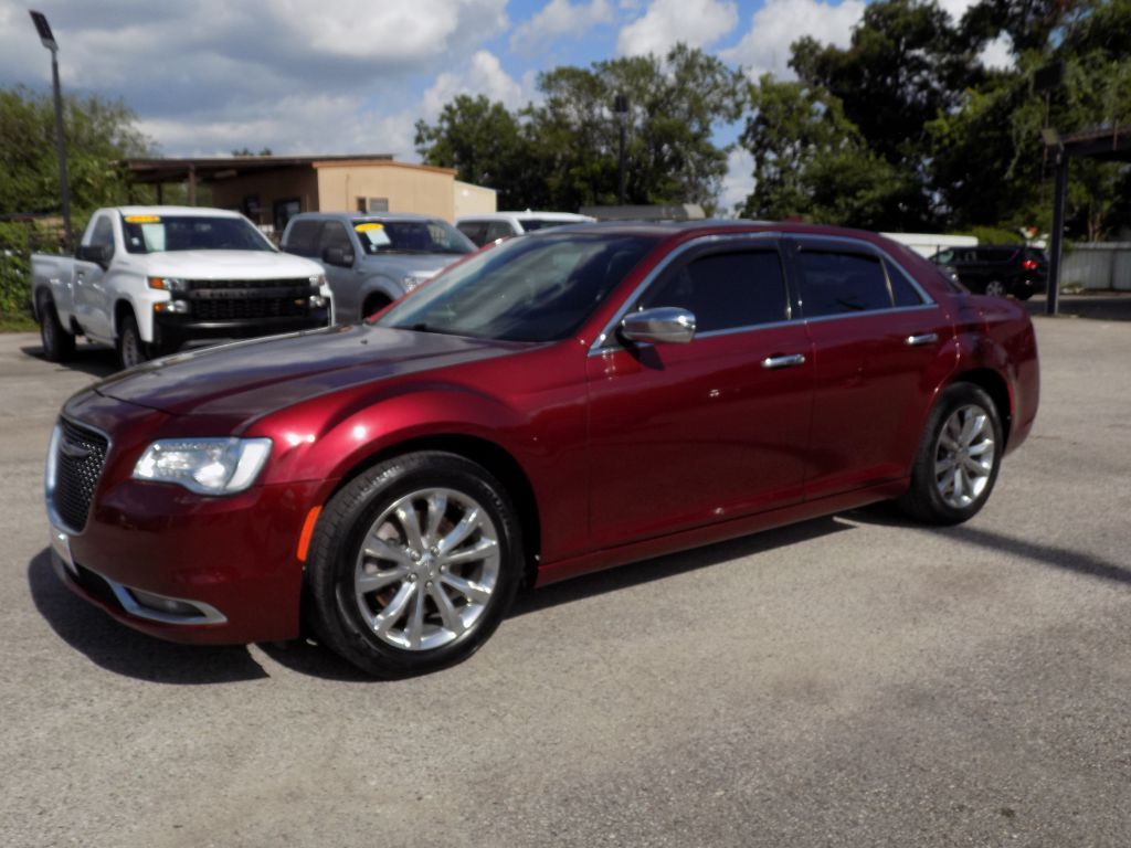 2019 Chrysler 300 Image 2