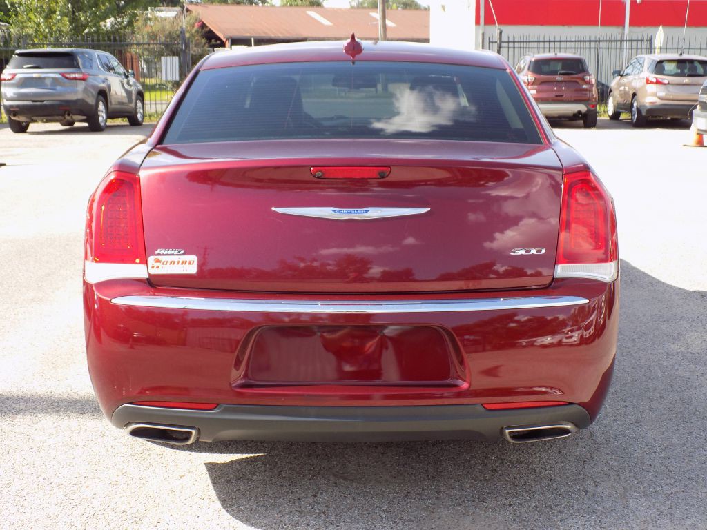 2019 Chrysler 300 Image 5