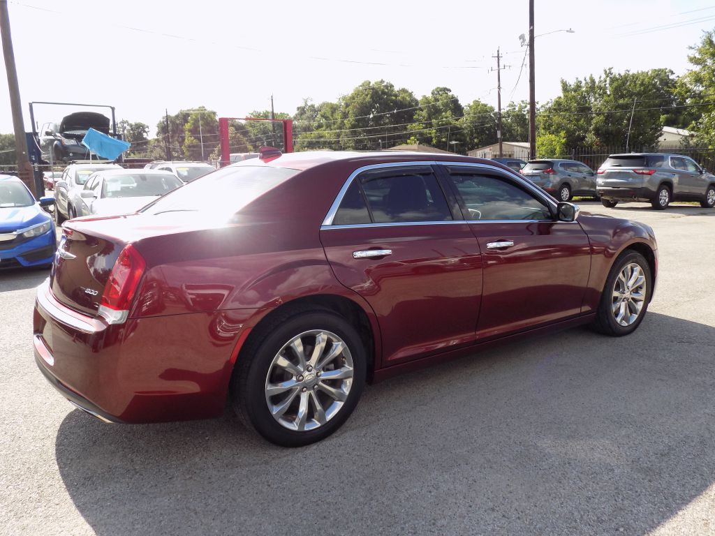 2019 Chrysler 300 Image 6