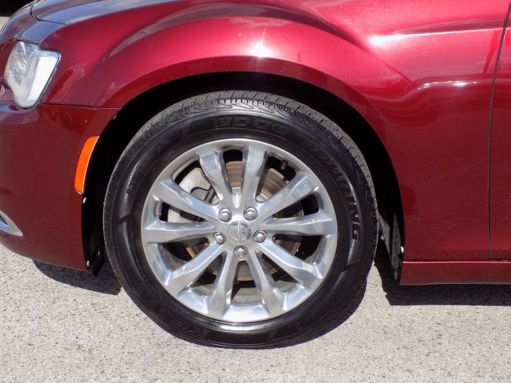 2019 Chrysler 300 Image 20