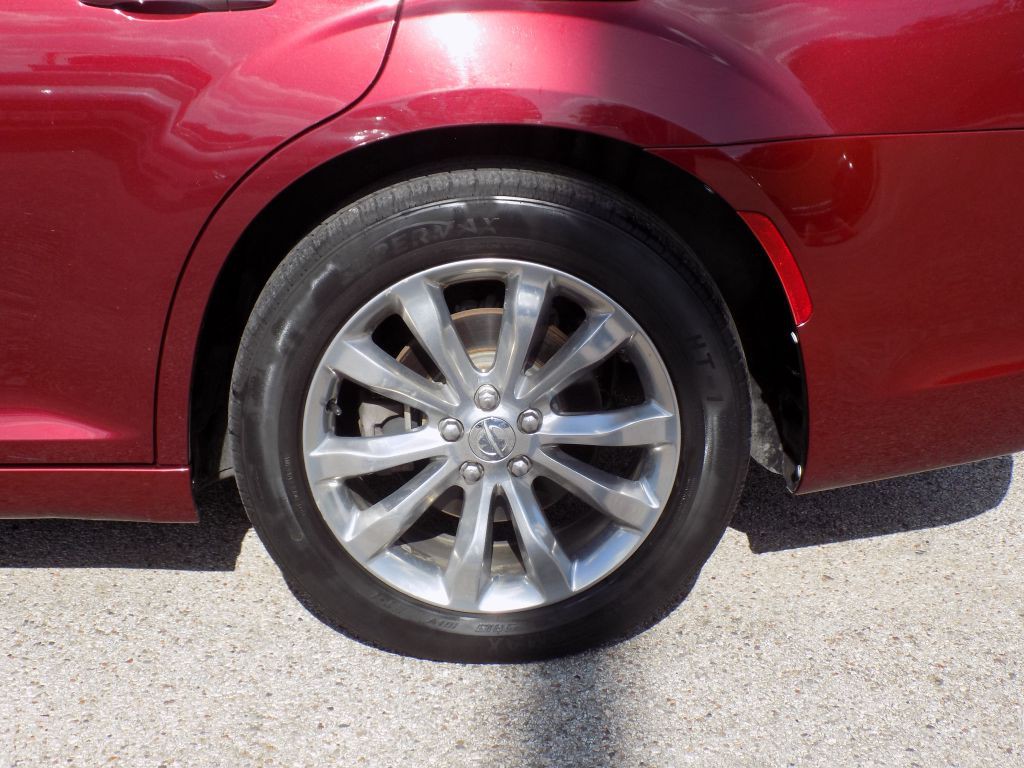2019 Chrysler 300 Image 21