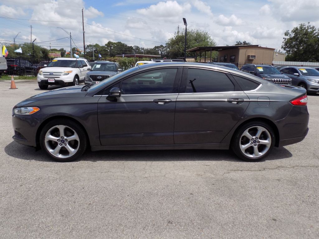 2016 Ford Fusion Image 4