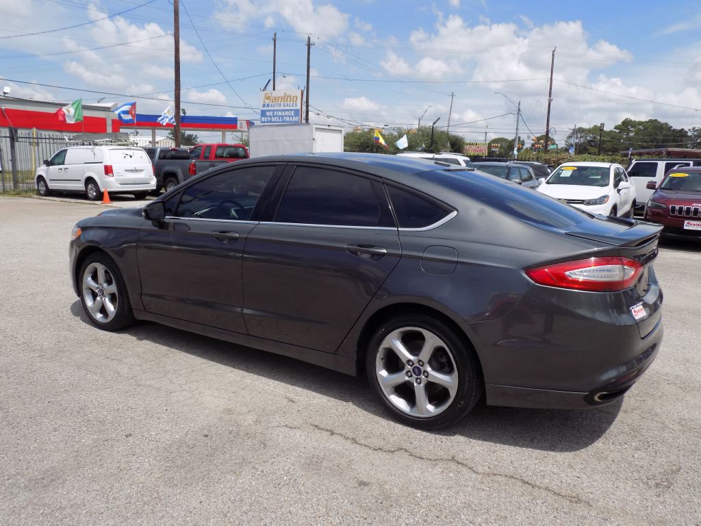 2016 Ford Fusion Image 5