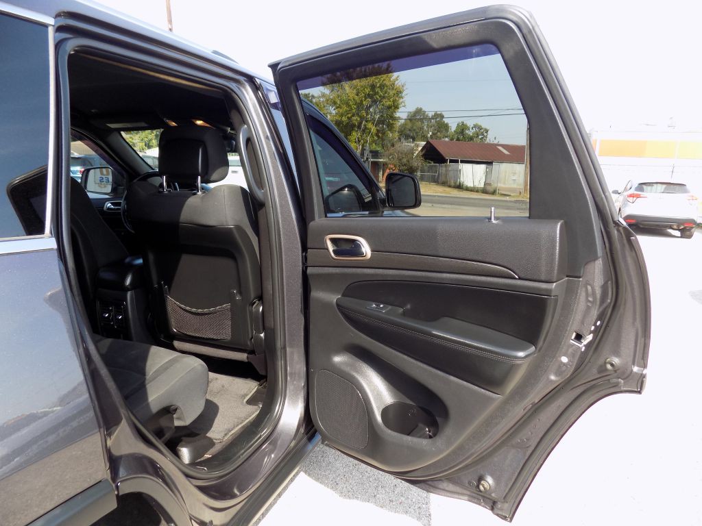 2017 Jeep Grand Cherokee Image 12