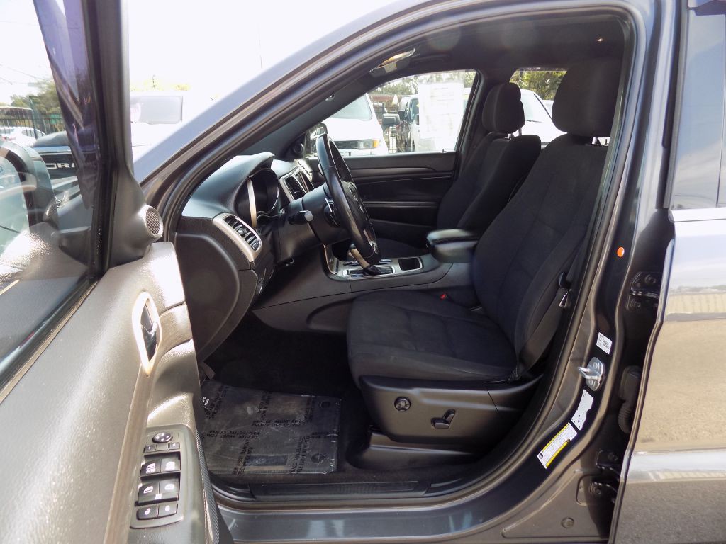 2017 Jeep Grand Cherokee Image 13