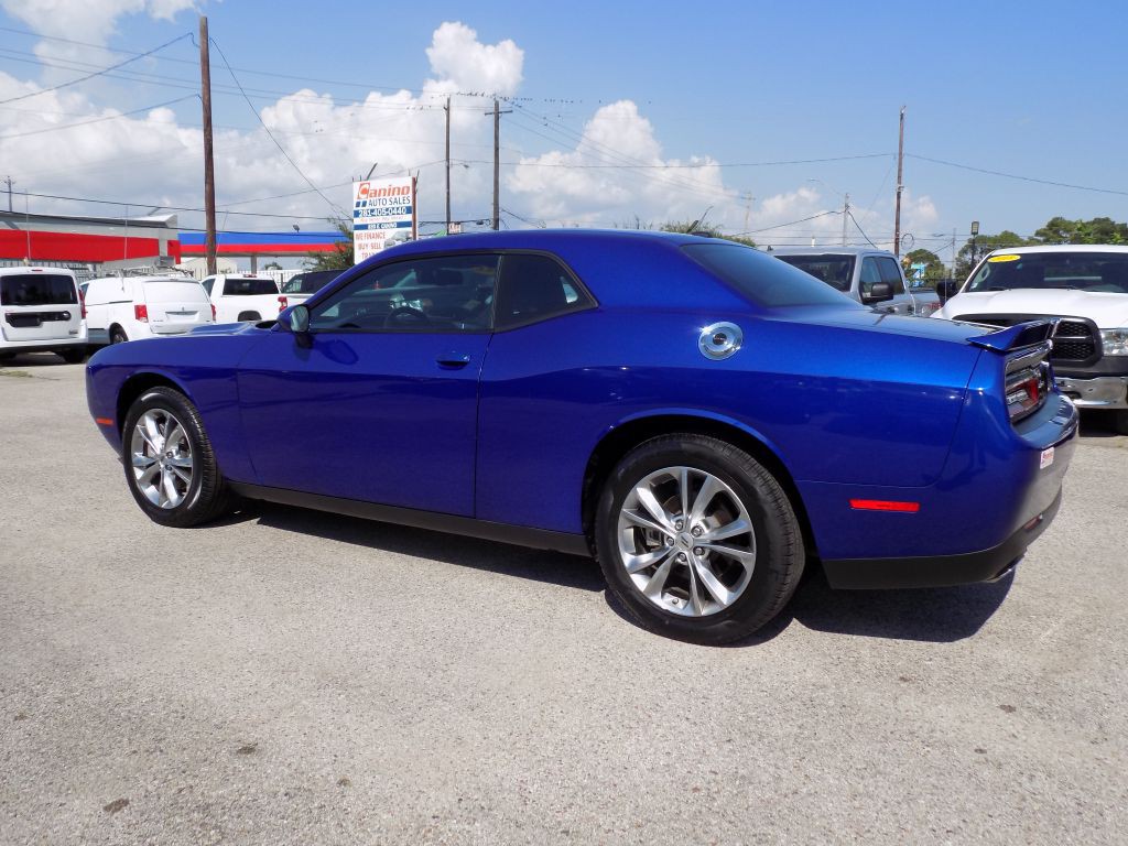 2022 Dodge Challenger Image 4