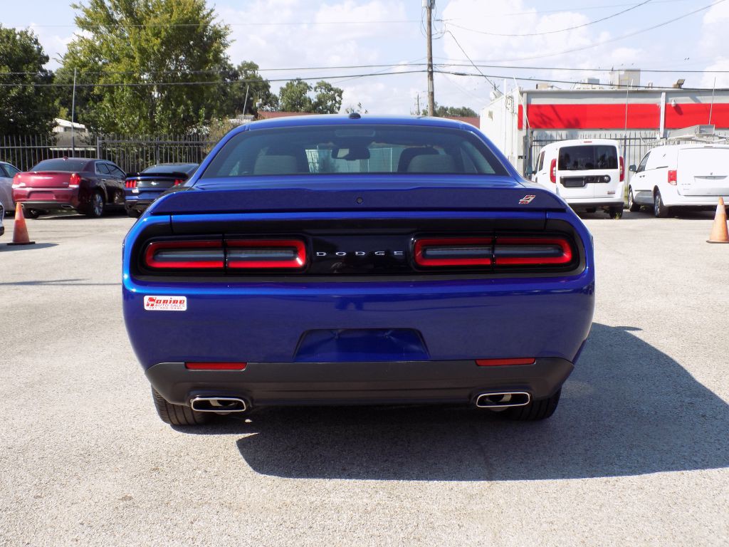 2022 Dodge Challenger Image 5
