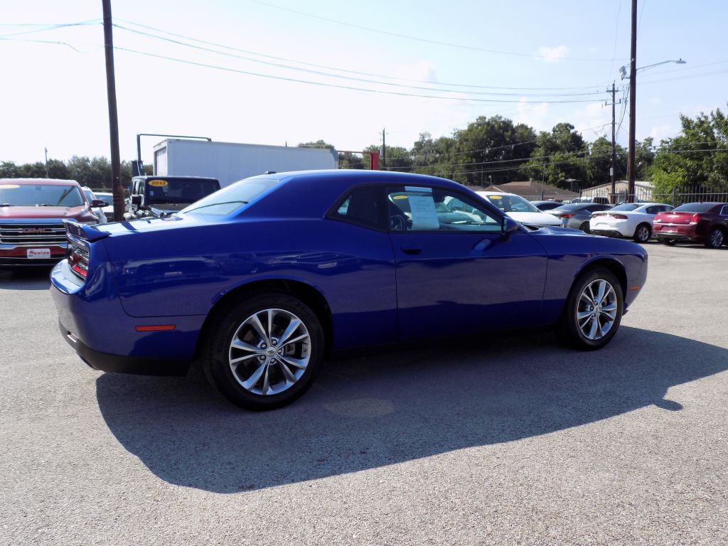 2022 Dodge Challenger Image 6