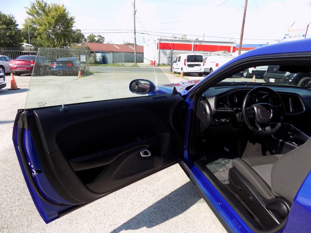 2022 Dodge Challenger Image 9