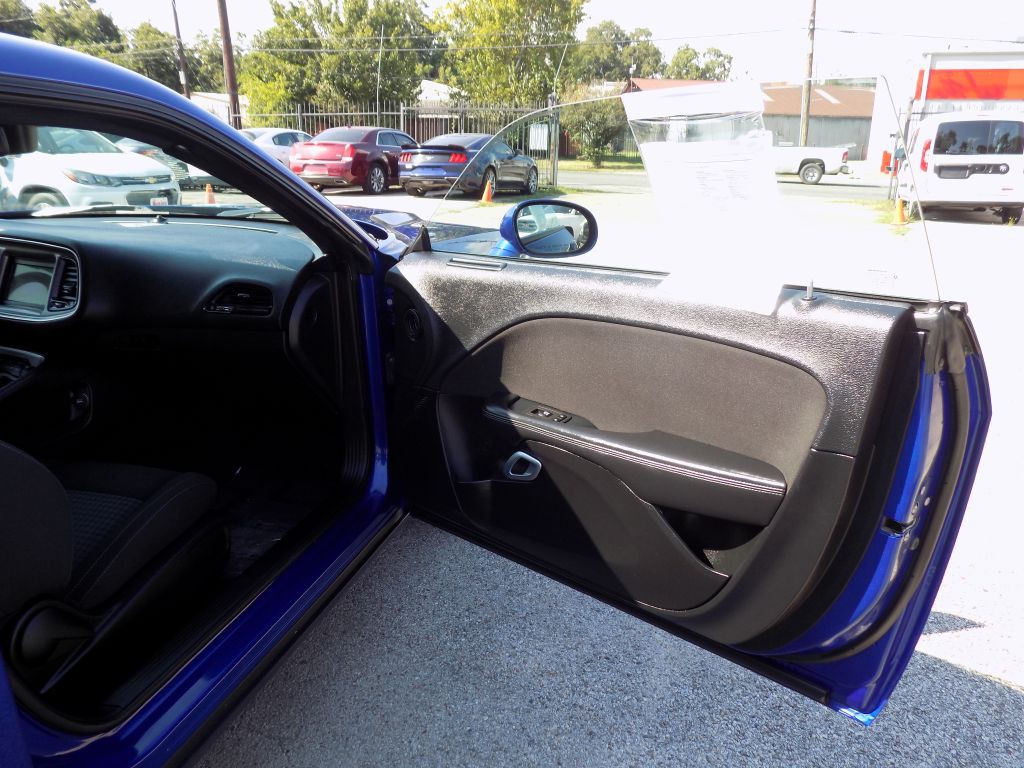 2022 Dodge Challenger Image 11