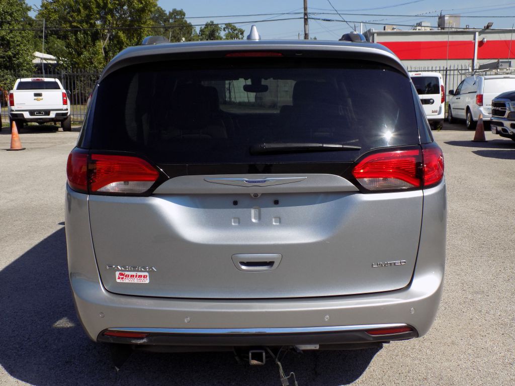 2020 Chrysler Pacifica Image 5