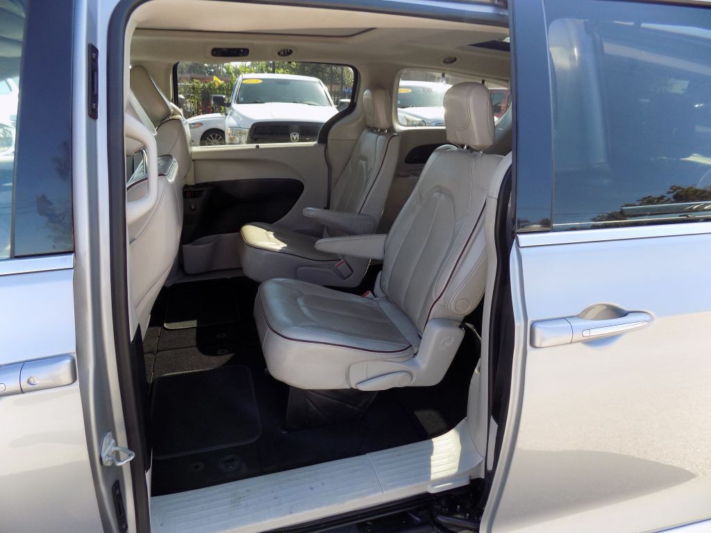 2020 Chrysler Pacifica Image 11