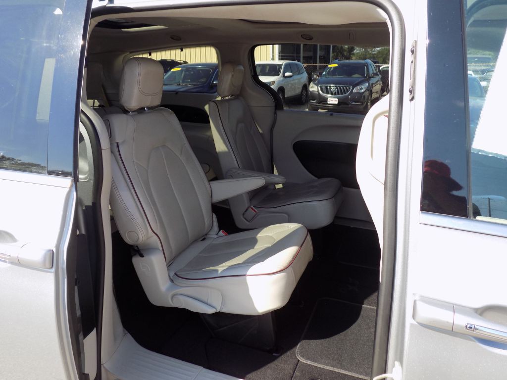 2020 Chrysler Pacifica Image 14