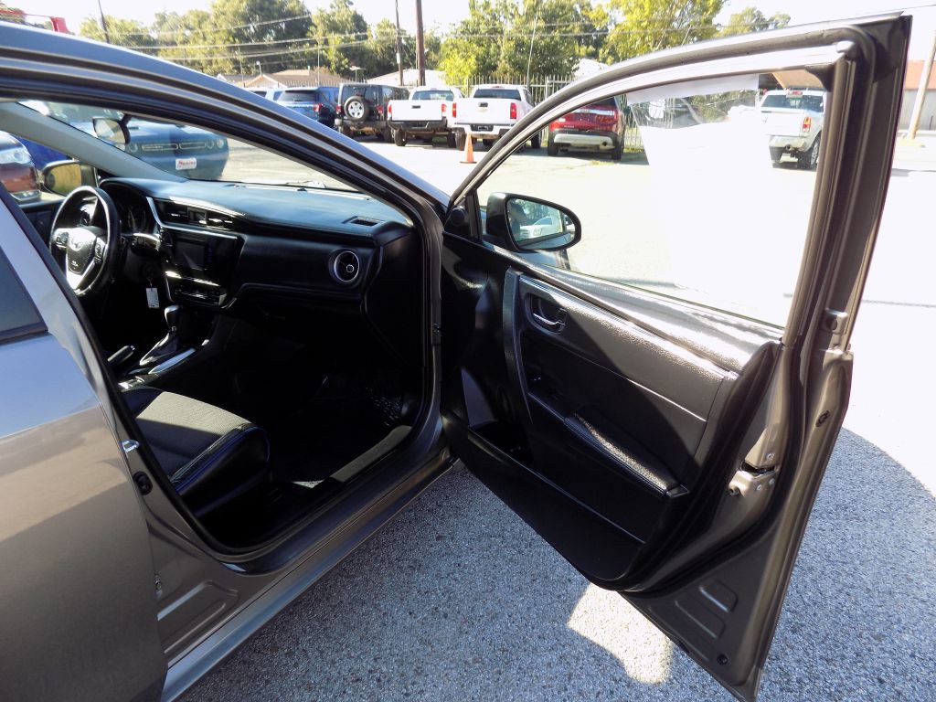 2018 Toyota Corolla Image 11