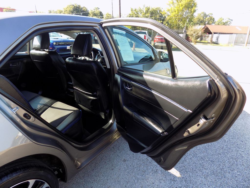 2018 Toyota Corolla Image 13