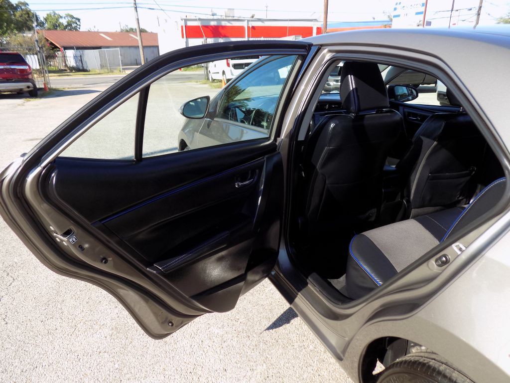 2018 Toyota Corolla Image 15