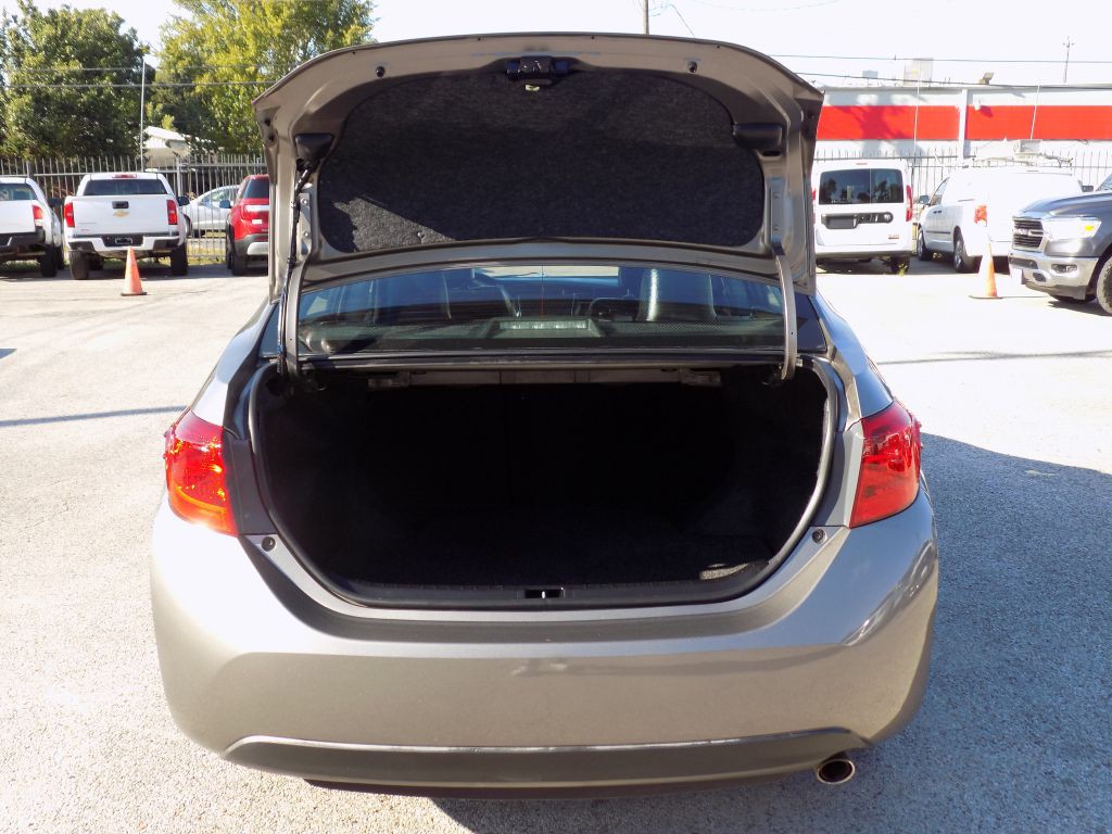 2018 Toyota Corolla Image 17