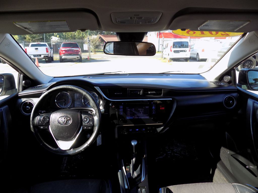 2018 Toyota Corolla Image 21