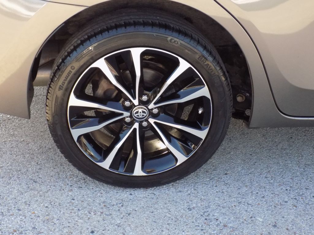 2018 Toyota Corolla Image 26