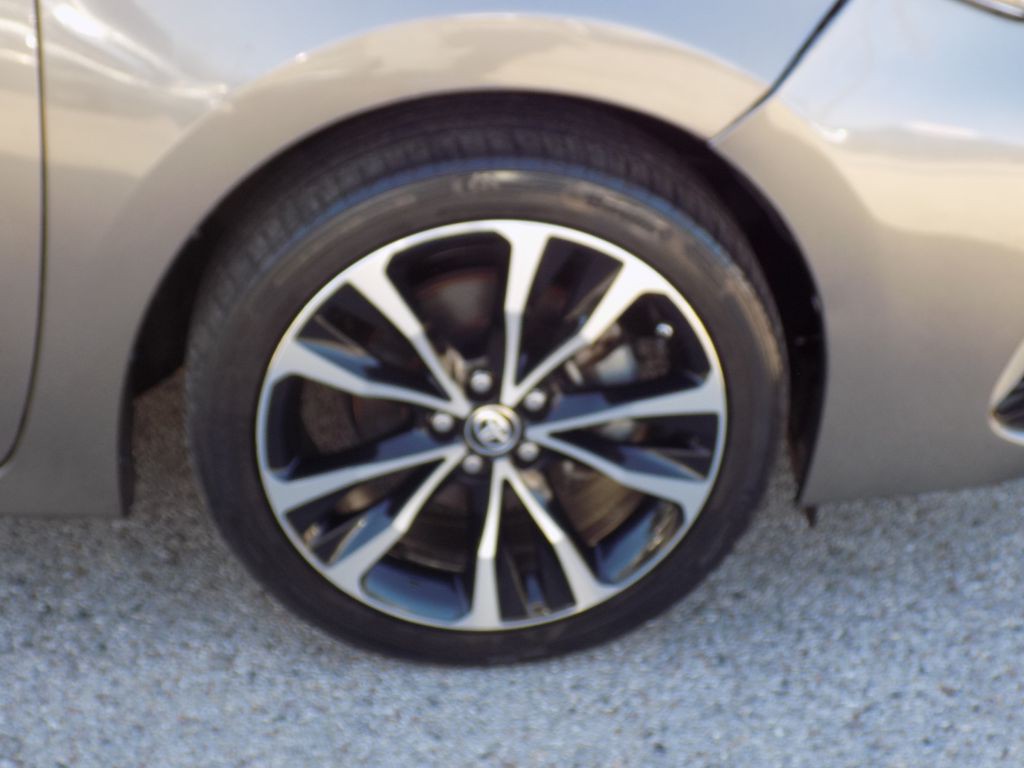 2018 Toyota Corolla Image 27