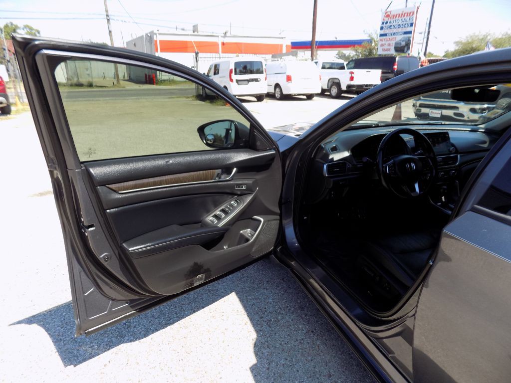 2018 Honda Accord Image 9