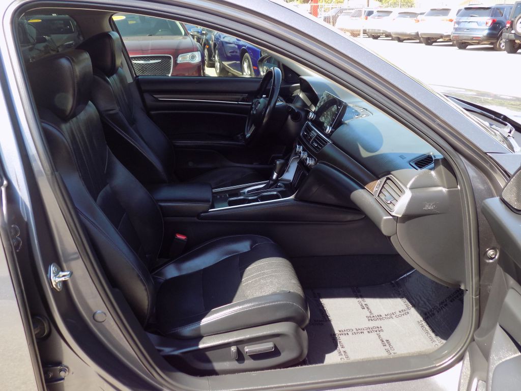 2018 Honda Accord Image 16