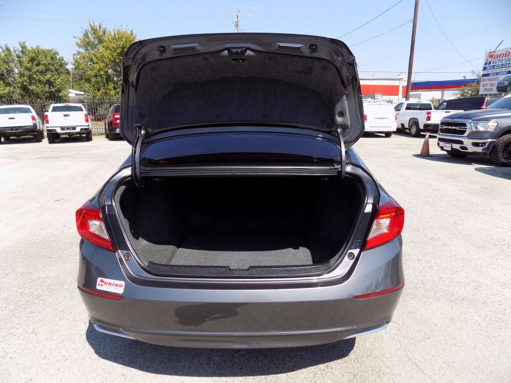 2018 Honda Accord Image 17