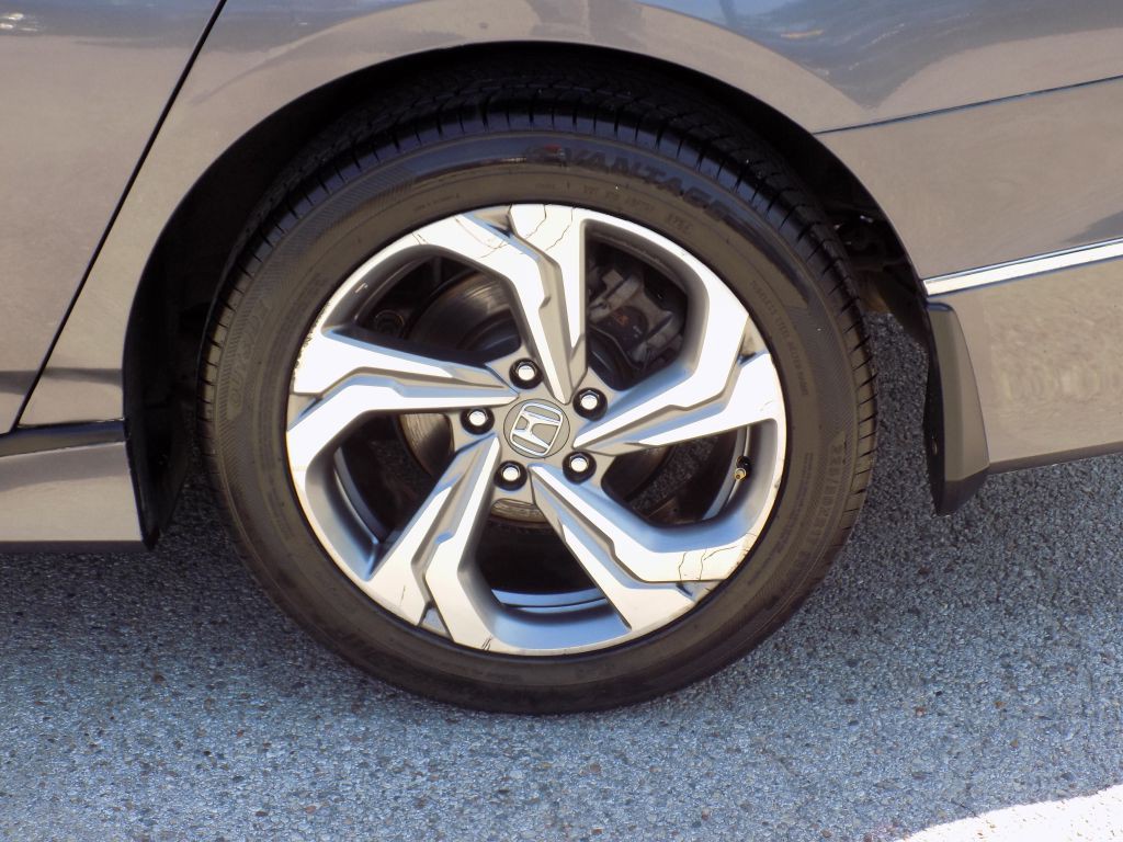 2018 Honda Accord Image 25