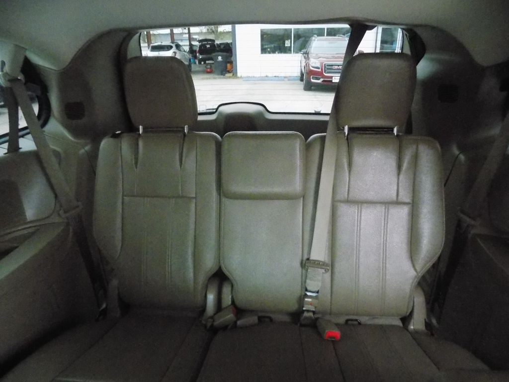 2016 Chrysler Town & Country Image 19