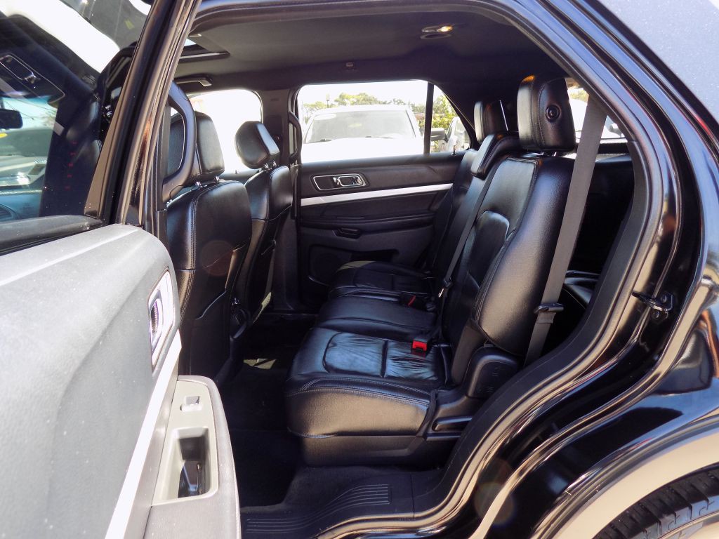 2016 Ford Explorer Image 12