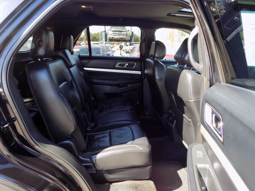 2016 Ford Explorer Image 16