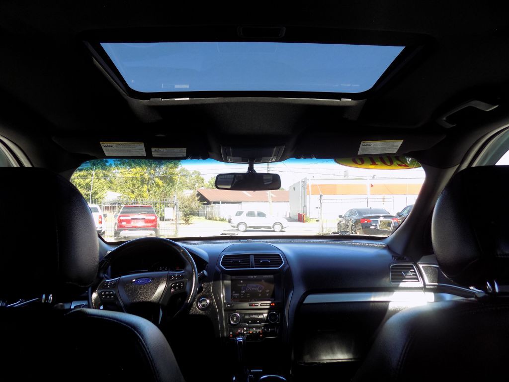2016 Ford Explorer Image 21
