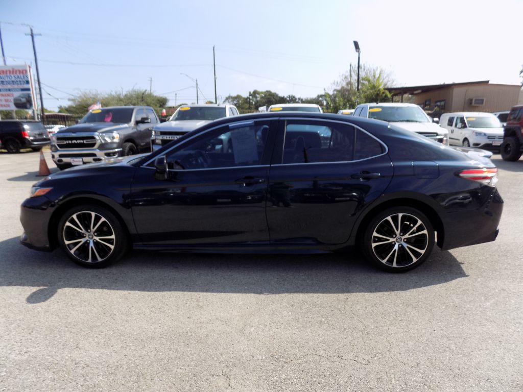 2018 Toyota Camry Image 3