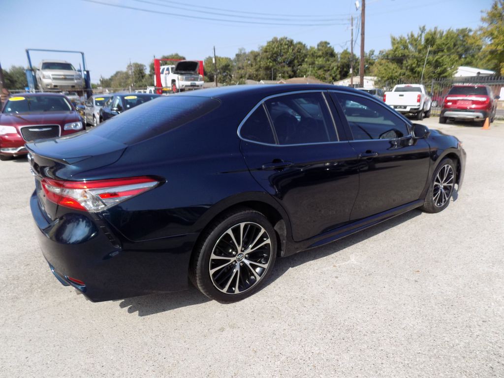 2018 Toyota Camry Image 6