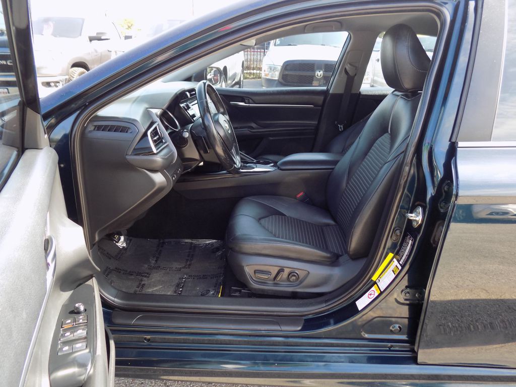 2018 Toyota Camry Image 10