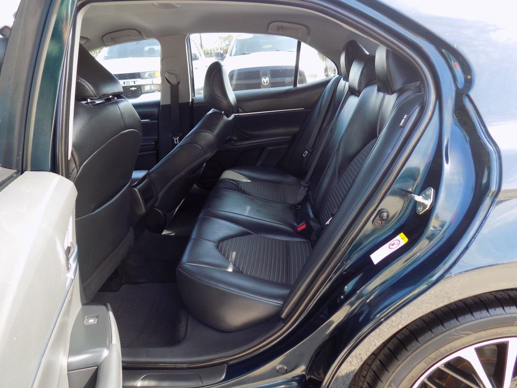 2018 Toyota Camry Image 12