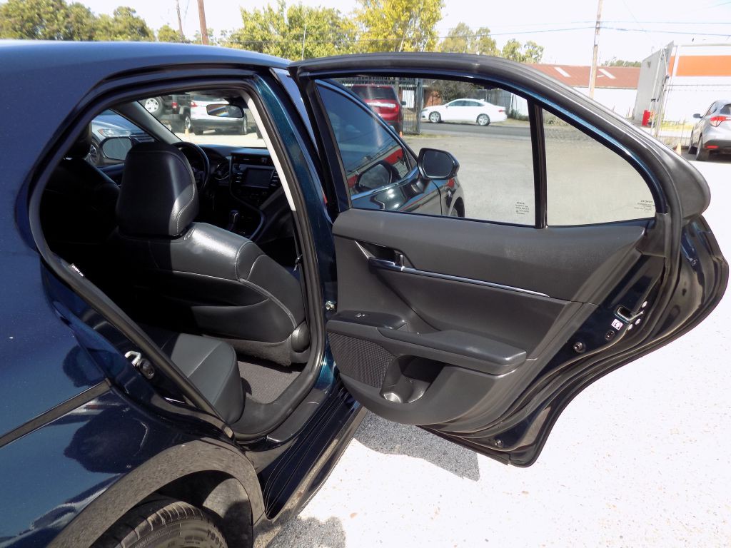 2018 Toyota Camry Image 13