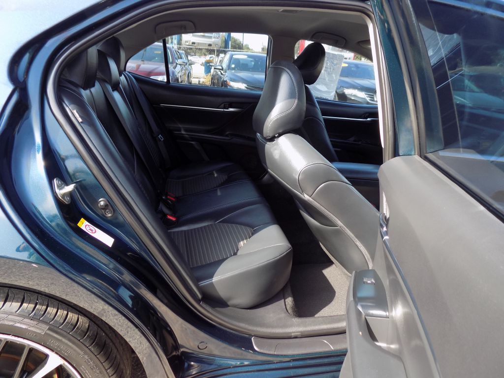 2018 Toyota Camry Image 14